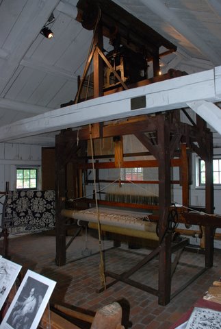 jacquard loom-w